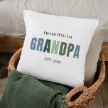 Coussin Promu à Grand-père EST 2025 | Soft Pastel<br><div class="desc">Marquez le début d'un beau chapitre avec ce confortable "Promoted to Grandpa EST 2025" lancer oreiller. Conçu dans des tons pastel doux et neutres, il ajoute une touche chaleureuse à tout espace, parfait pour célébrer un premier grand-père. Qu’il s’agisse d’un faire-part de grossesse, d’un cadeau de fête des pères ou...</div>