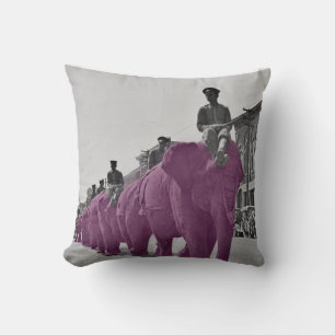 Coussin Purple Elephant March Circa 1920's Circus Parade