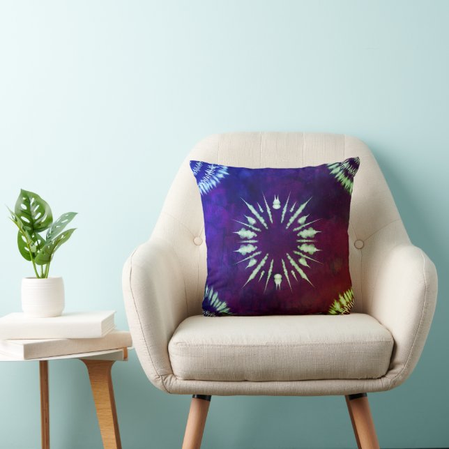 Coussin Purple Tie Dye Throw Pillow (Chaise)