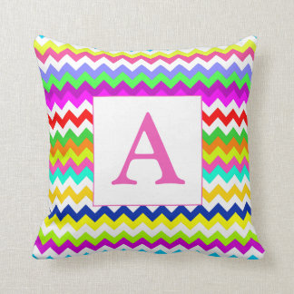 Coussin Quelque chose mais monogramme initial fait sur