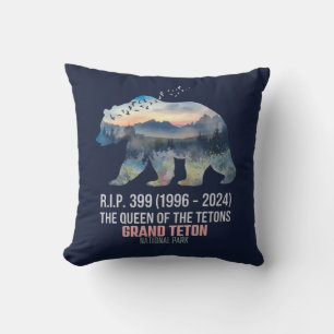 Coussin R.I.P. 399 (1996-2024) Reine de l'ours des Tétons