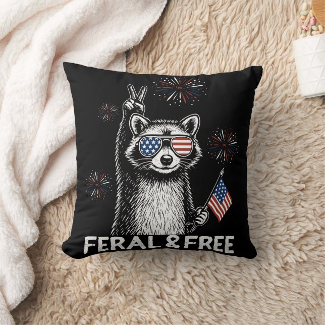 Coussin Raccoon Peace Out America 4 juillet (Couverture)