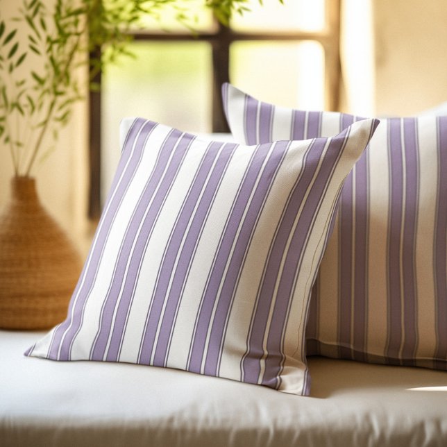 Coussin Rayé de lavande et blanc (Créateur téléchargé)