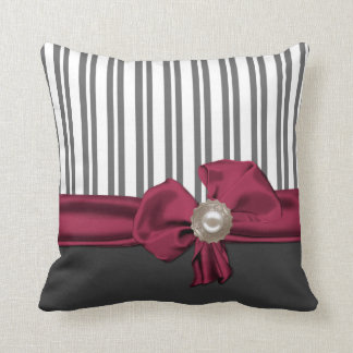 Coussin rayé gris et blanc chic