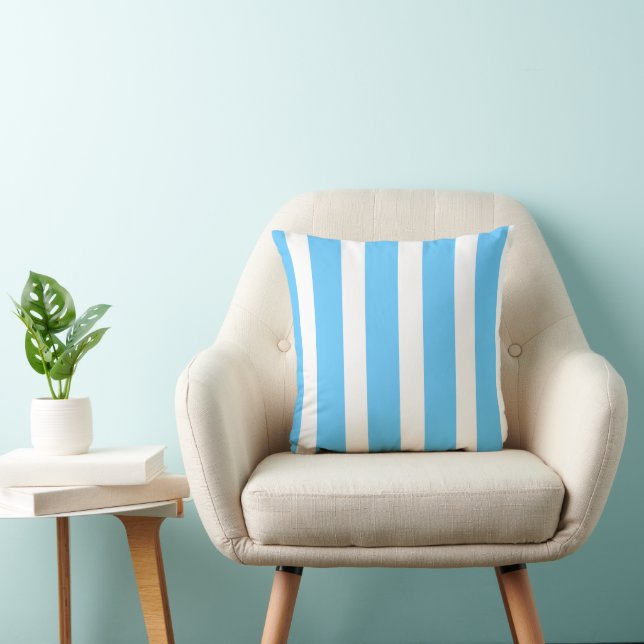 Coussin Rayures de cabane bleu ciel et blanc  (Chaise)
