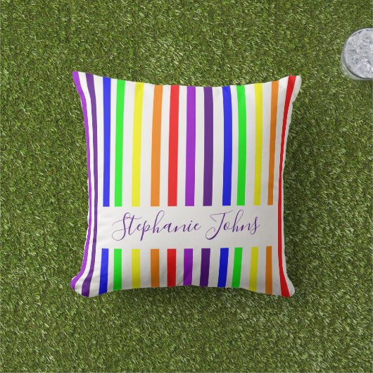 Coussin Rayures de couleur arc-en-ciel Monogrammes mignons (Herbe)