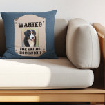 Coussin Recherché Pour Manger À La Maison Photo Personnali<br><div class="desc">Cet oreiller amusant est prêt à être customisé avec une photo de votre chien (ou tout autre animal de compagnie) et est dans le style de l'affiche western à l'ancienne avec le texte RECHERCHÉ POUR MANGER HOMEWORK.</div>