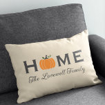 Coussin Rectangle Accueil Orange Citrouille Personnalisé Nom de fami<br><div class="desc">Bienvenue dans votre maison cet automne avec un invitant rectangle lombaire personnalisé jeter l'oreiller. La conception de typographie simple et élégante comprend le libellé "Home" avec un élégant texte de script personnalisé pour votre nom de famille et un accent citrouille de récolte orange. Décoré dans des tons neutres, beige, gris...</div>