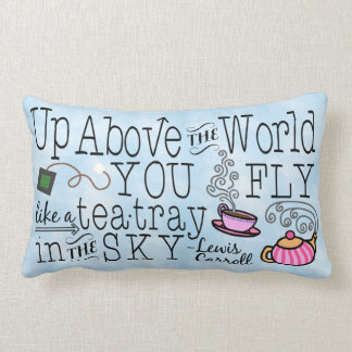 Coussin Rectangle Alice dans la citation lunatique de Carroll de thé