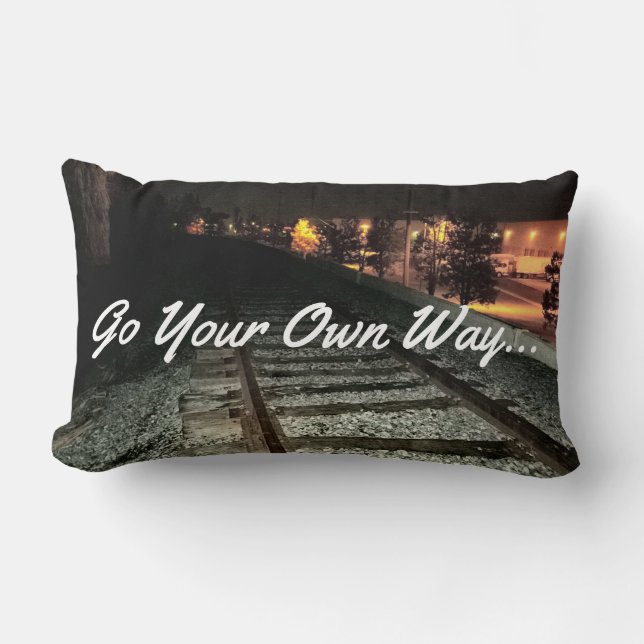 Coussin Rectangle ALLEZ VOTRE PROPRE CHEMIN - Chemins de fer la nuit (Recto)
