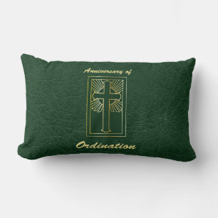 Coussin Rectangle Anniversaire d'ordination de prêtre aspect cuir