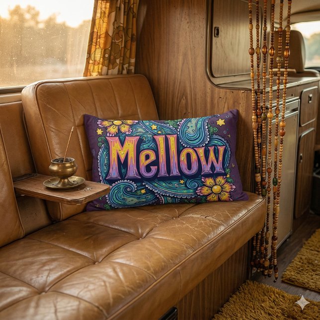 Coussin Rectangle Art Hippie Rétro « Détendu » Psychedelique Groovy (Psychedelic Groovy Mellow Retro Hippie Art Lumbar Pillow Mockup D)