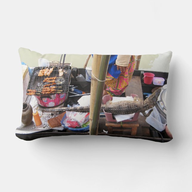 Coussin Rectangle Barbecue de viande de crocodile ... Thaïlande Stre (Recto)