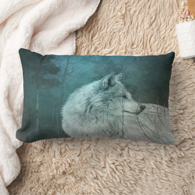 Coussin Rectangle Beau loup gris dans une forêt foncée (Couverture)