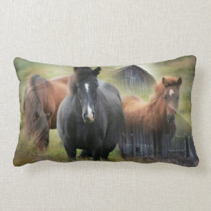 Coussin Rectangle Beaux chevaux et grange rustique