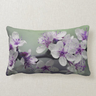 Coussin Rectangle Belles fleurs de ressort de violette blanche