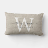 Coussin Rectangle Cadeau de mariage en lin beige avec monogramme bla (Verso)