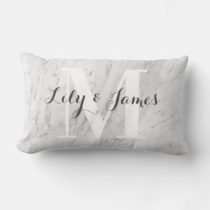 Coussin Rectangle Cadeau de mariage en marbre gris blanc avec monogr