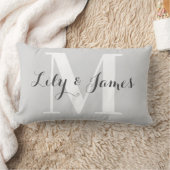 Coussin Rectangle Cadeau de mariage personnalisé avec monogramme bla (Couverture)