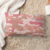 Coussin Rectangle Camouflage Rose Gold Blush Pink Camo Motif de l'ar (Couverture)