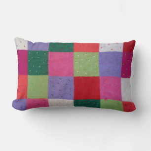 Coussin Rectangle carrés en cottagecore de patchwork tricoté coloré