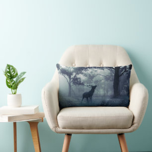 Coussin Rectangle Cerf avec Antlers dans une forêt ombragée