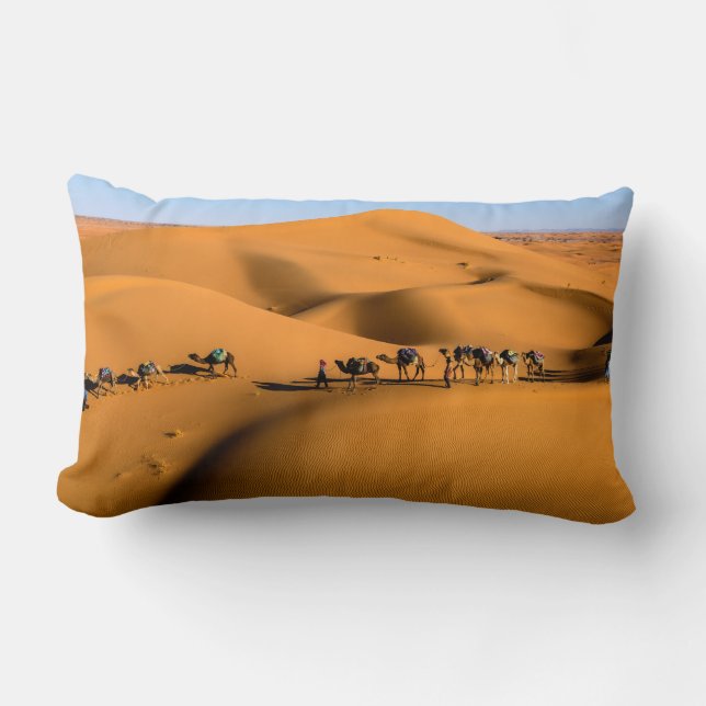 Coussin Rectangle chameaux dans le désert sous ciel bleu (Recto)