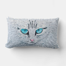 Chat Fluffy aux Yeux Bleus