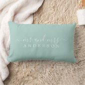 Coussin Rectangle Chic Script M. Mme Pastel Blue Monogram nouvelleme (Couverture)