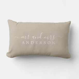 Coussin Rectangle Chic Script Mr Mme Shiitake Grey Monogramme nouvel