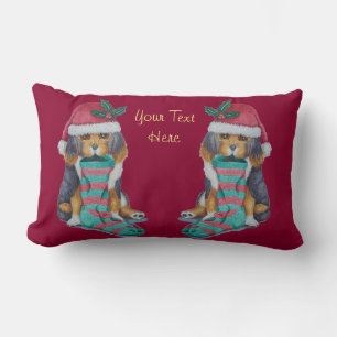 Coussin Rectangle chiot noir et brun mignon vêtu pour noël