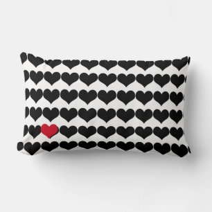 Coussin Rectangle Coeurs noirs et un seul coeur rouge