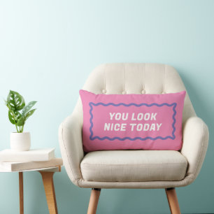 Coussin Rectangle Compliments de cadre de forme ondulé rose et viole