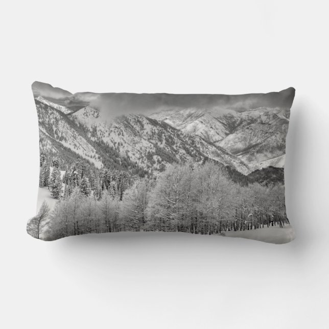 Coussin Rectangle Conifères et trembles dans une tempête de neige (Recto)