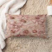 Coussin Rectangle Coquette Lace & Pearls Pillow (Couverture)