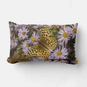 Coussin Rectangle Coronis Fritillary sur Aster Flowers à Grand Teton