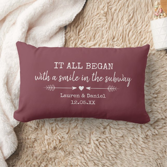 Coussin Rectangle Custom Tout a commencé avec un sourire dans le mét (Couverture)