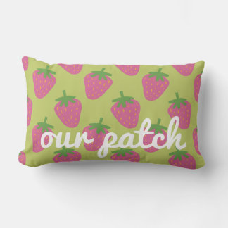Coussin Rectangle Cute fraise thème vert et rose "Notre Patch"