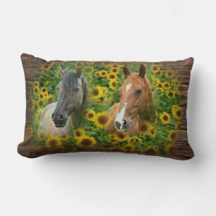 Coussin Rectangle De beaux chevaux dans le champ de tournesols