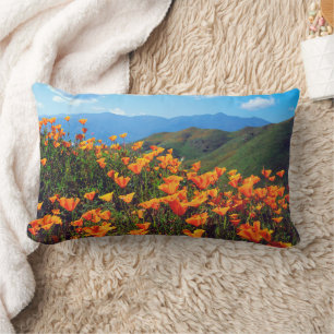 Coussin Rectangle Des pavots de Californie recouvrent une colline