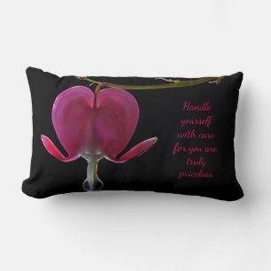 Coussin Rectangle Encouragement à la floraison rose et noire