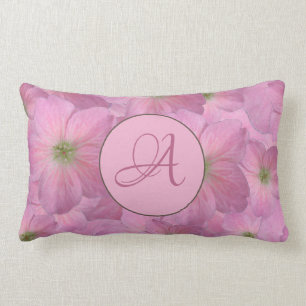 Coussin Rectangle Fleurs roses douces avec le monogramme fait sur