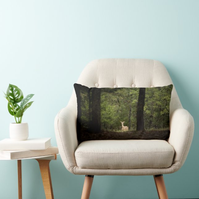 Coussin Rectangle Forest | A White Tailed Deer in the Woods (Chaise)