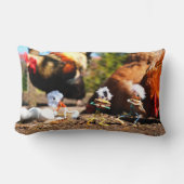 Coussin Rectangle Fubby jouant avec les poules et le coq. (Recto)