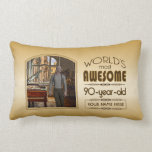 Coussin Rectangle Gold 90th Birthday World's Best Custom Photo Frame<br><div class="desc">Célébrez l'anniversaire marquant de votre aîné préféré avec ce cadeau classe qui leur rappelle à quel point ils sont fabuleux. Des lignes et des tons clairs de brun, d'or et de crème composent ce cadre simple mais élégant qui peut être customisé avec votre photo, nom, initiales ou autre texte favori....</div>