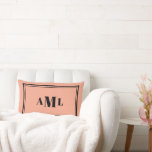 Coussin Rectangle Initiales série classique<br><div class="desc">Un design classique simple fait d'un coussin absolument magnifique. Parfait pour donner ou en acheter un pour soi. N'hésitez pas à m'envoyer un message si vous désirez des lettres cursives ou des changements de couleur. Merci d'avoir visité mon magasin Zazzle !</div>