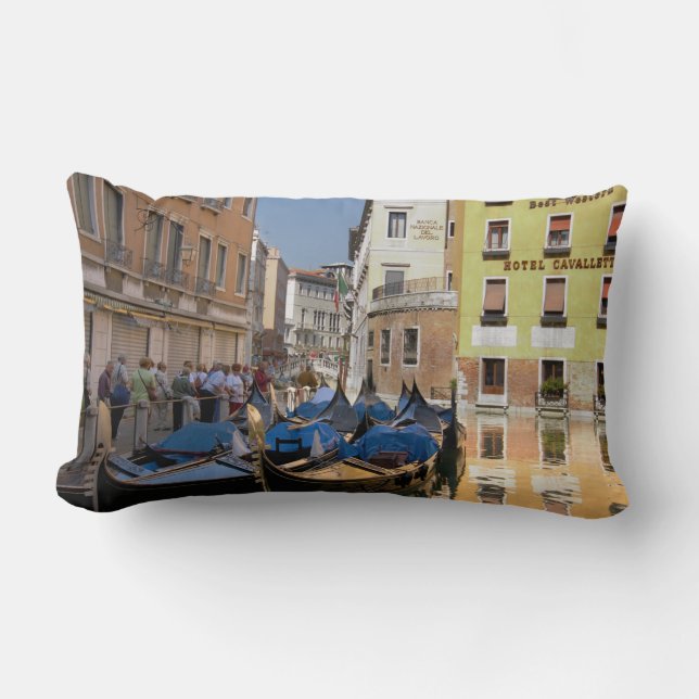 Coussin Rectangle Italie, Venise, gondoles amarrées le long du canal (Recto)