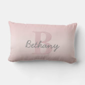 Coussin Rectangle Joli monogramme rose personnalisable & écriture de (Verso)