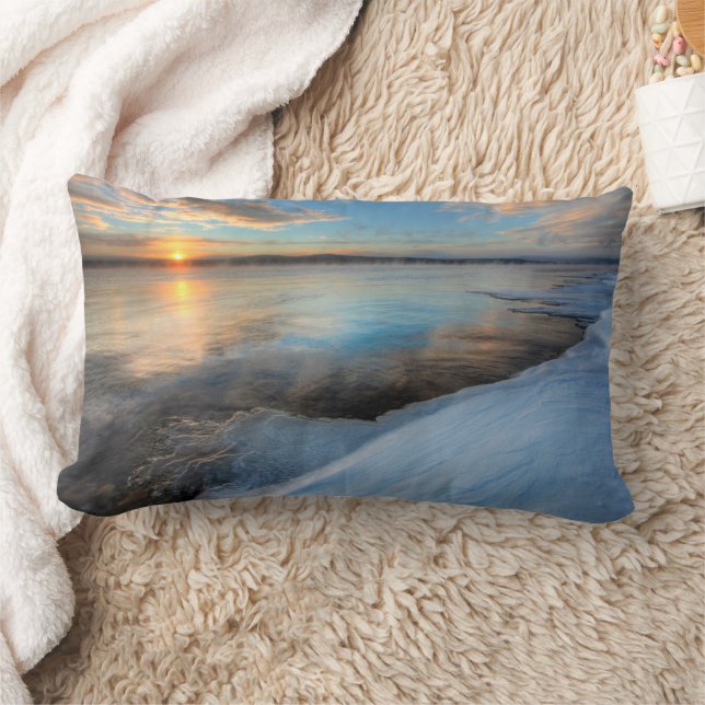 Coussin Rectangle Lac Teslin après une tempête de déblaiement, Yukon (Couverture)
