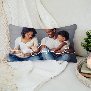 Coussin Rectangle L'amour en script blanc avec le coeur Photo person